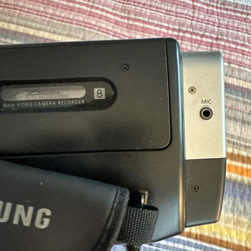 Samsung SCA30 Video Camera Recorder 8mm Player Camcorder UNTESTED No Charger